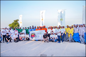 Al Meera Organizes a Campaign to Clean up Simaisma Beach  in Collaboration with  Ministry of Municip ...